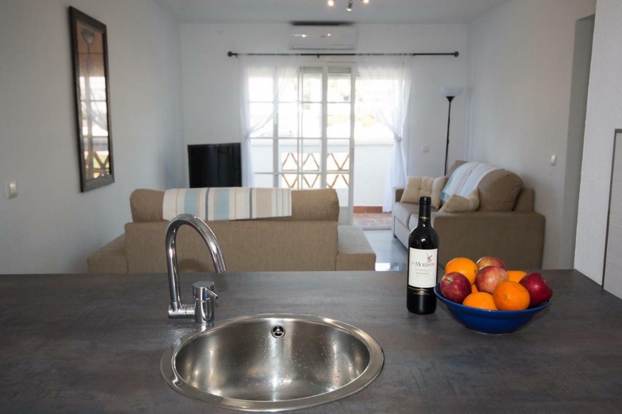 Puerto De La Duquesa Beach Apartment Castillo de Sabinillas Ngoại thất bức ảnh