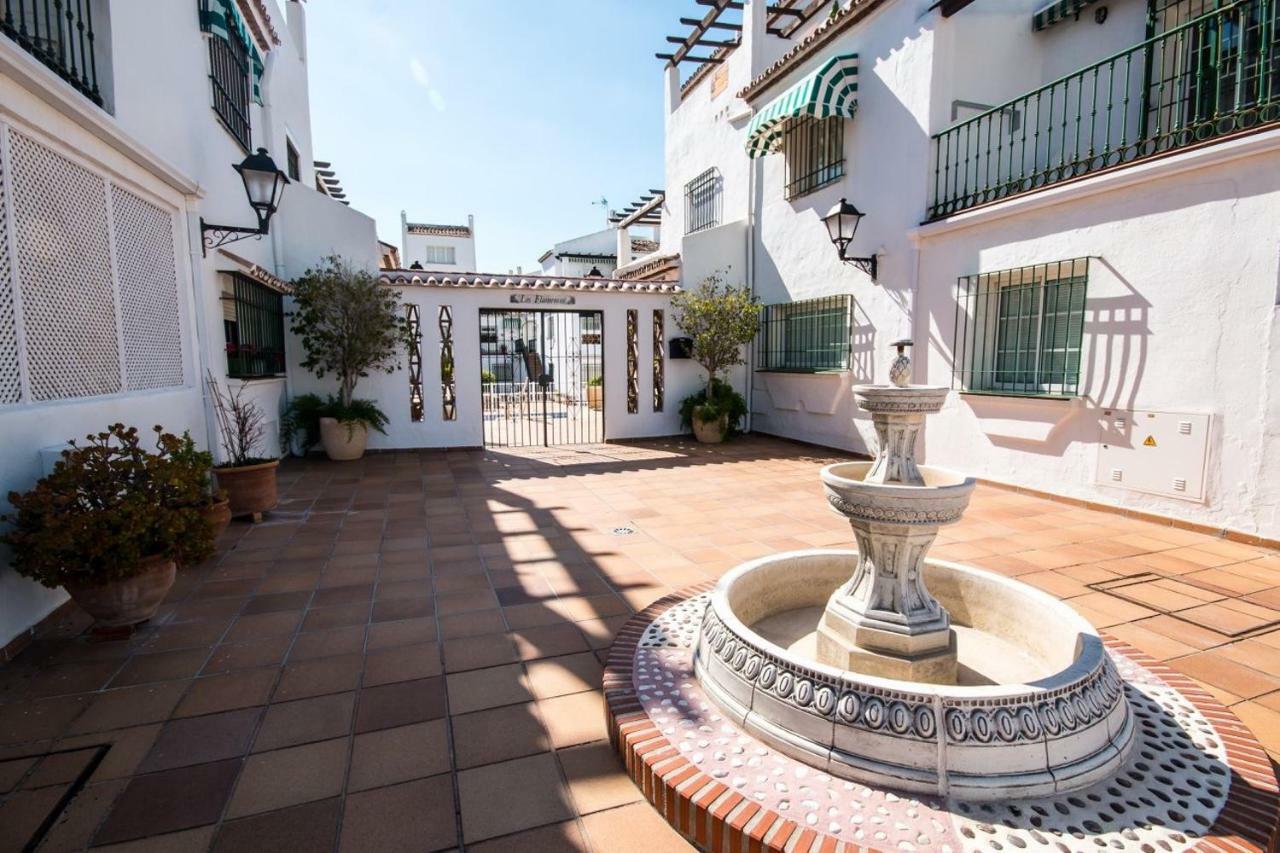 Puerto De La Duquesa Beach Apartment Castillo de Sabinillas Ngoại thất bức ảnh