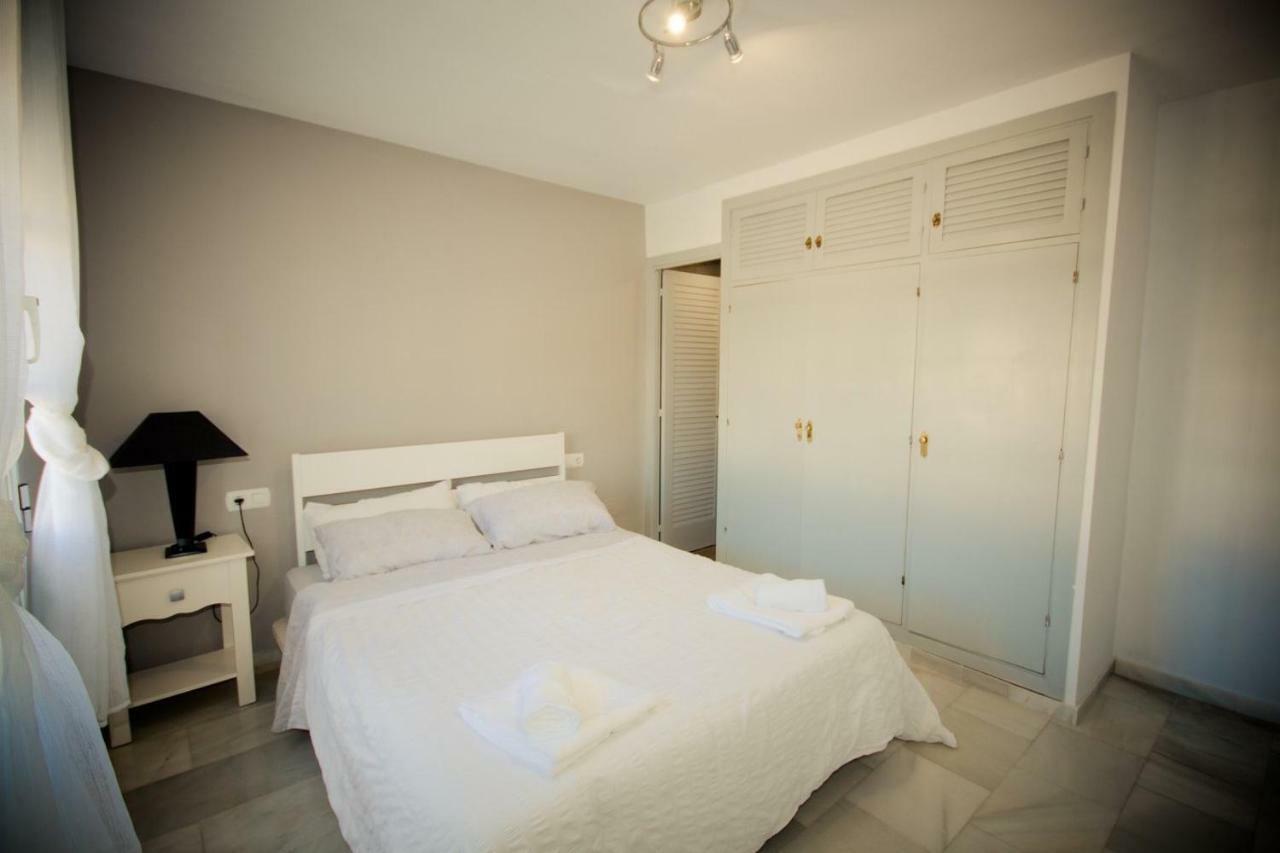 Puerto De La Duquesa Beach Apartment Castillo de Sabinillas Ngoại thất bức ảnh