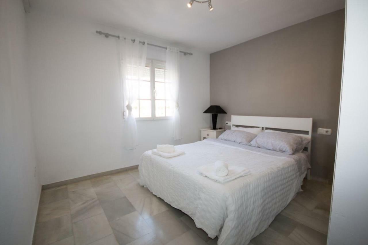 Puerto De La Duquesa Beach Apartment Castillo de Sabinillas Ngoại thất bức ảnh