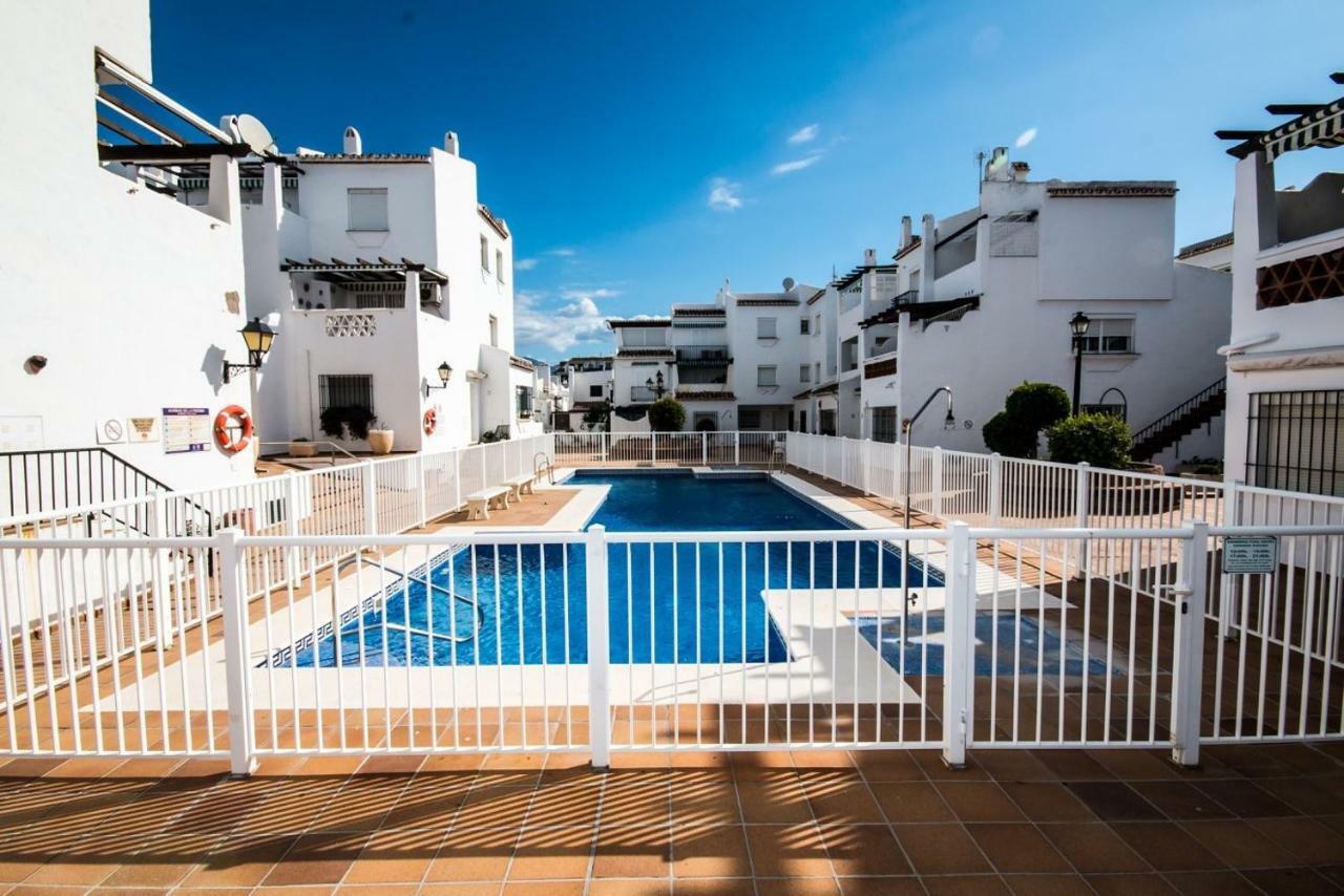 Puerto De La Duquesa Beach Apartment Castillo de Sabinillas Ngoại thất bức ảnh